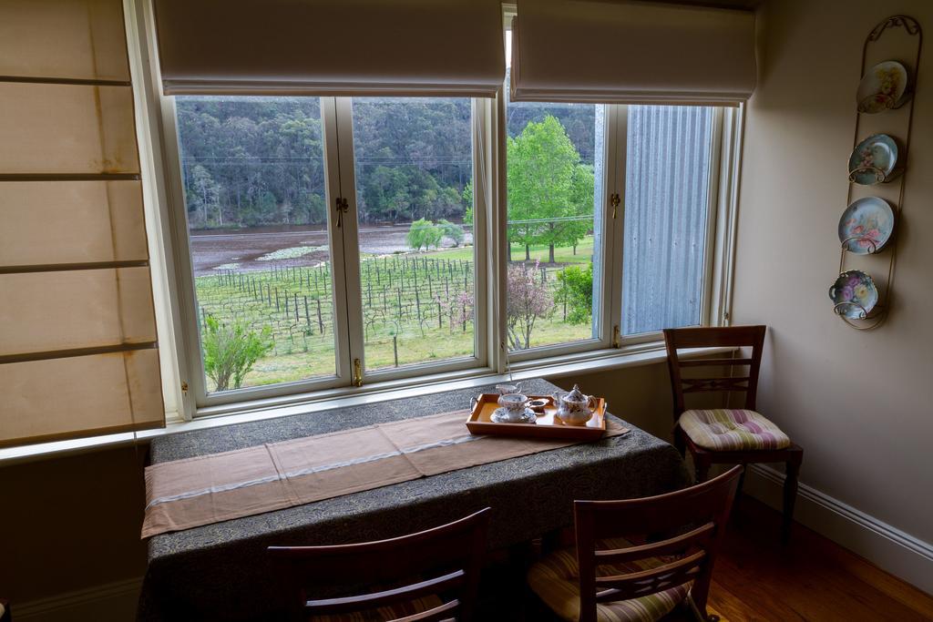 Tizzana Winery Bed & Breakfast